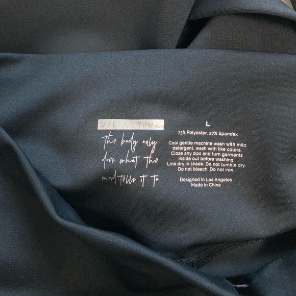 NWOT Vie Active 7/8 Black Legging - Picture 8 of 9